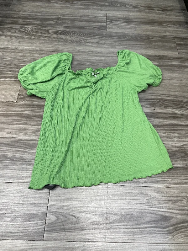 Top Short Sleeve By Cato In Green, Size: Xxl