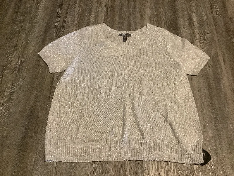 Top Short Sleeve By Lisa Rinna In Silver, Size: M