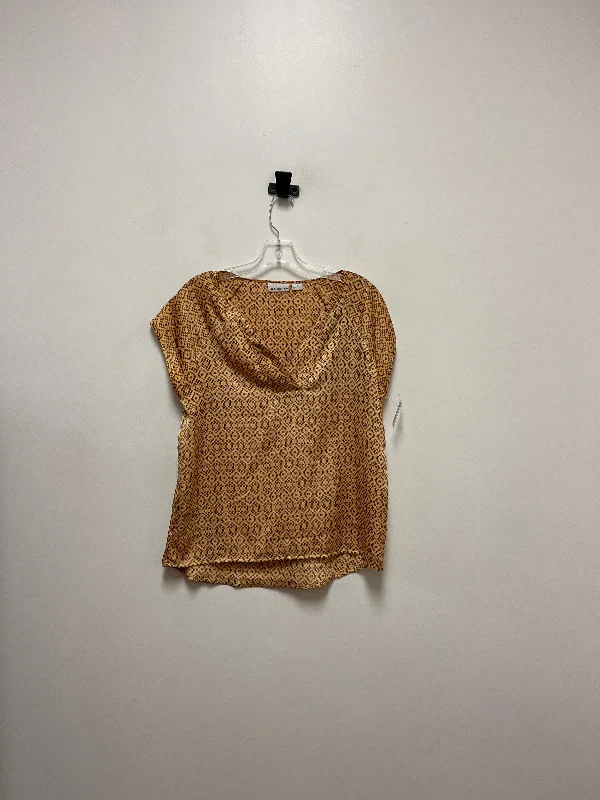 Top Short Sleeve By Liz Claiborne In Yellow, Size: S