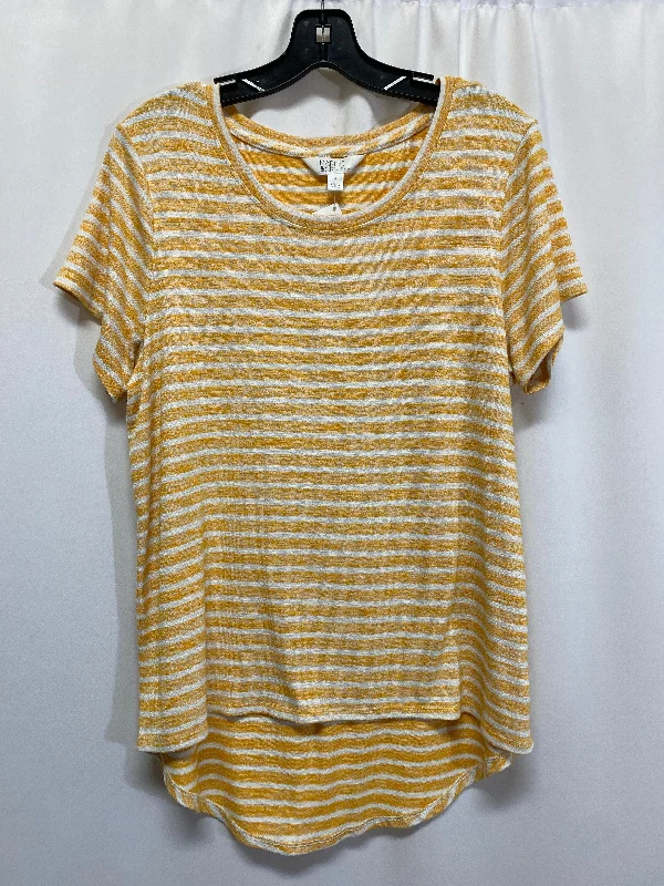 Top Short Sleeve By Market & Spruce In Yellow, Size: L